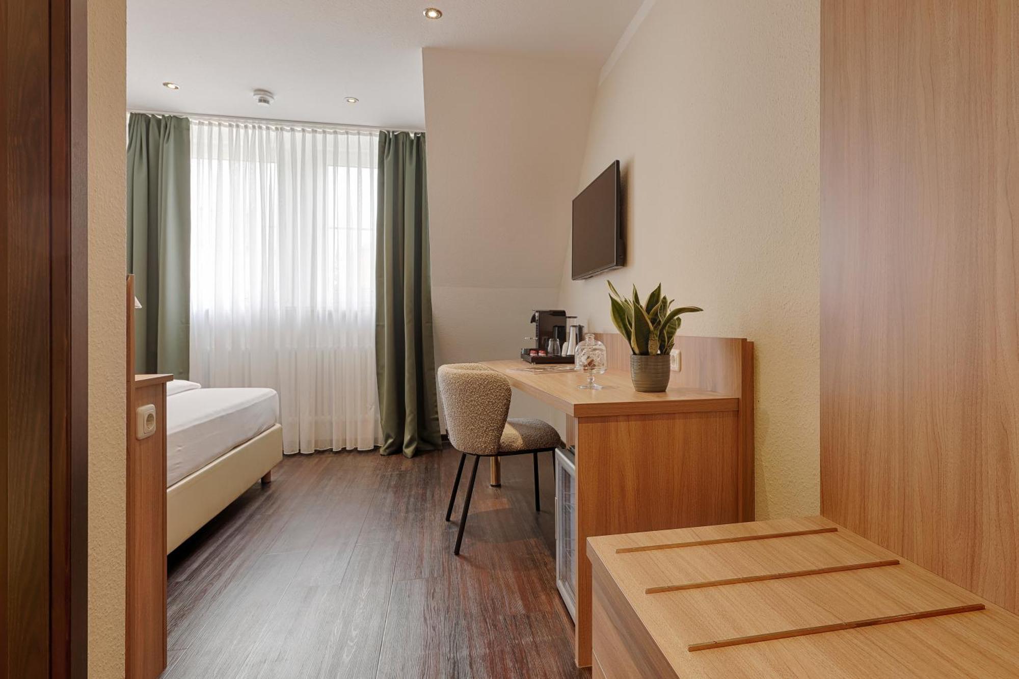 Hotel Fischzucht In Wuerzburg Bagian luar foto