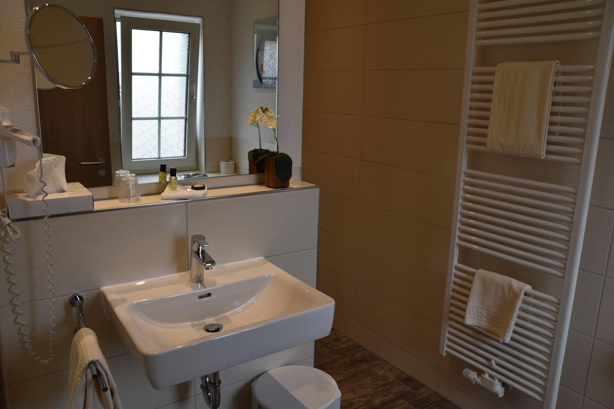 Hotel Fischzucht In Wuerzburg Bagian luar foto